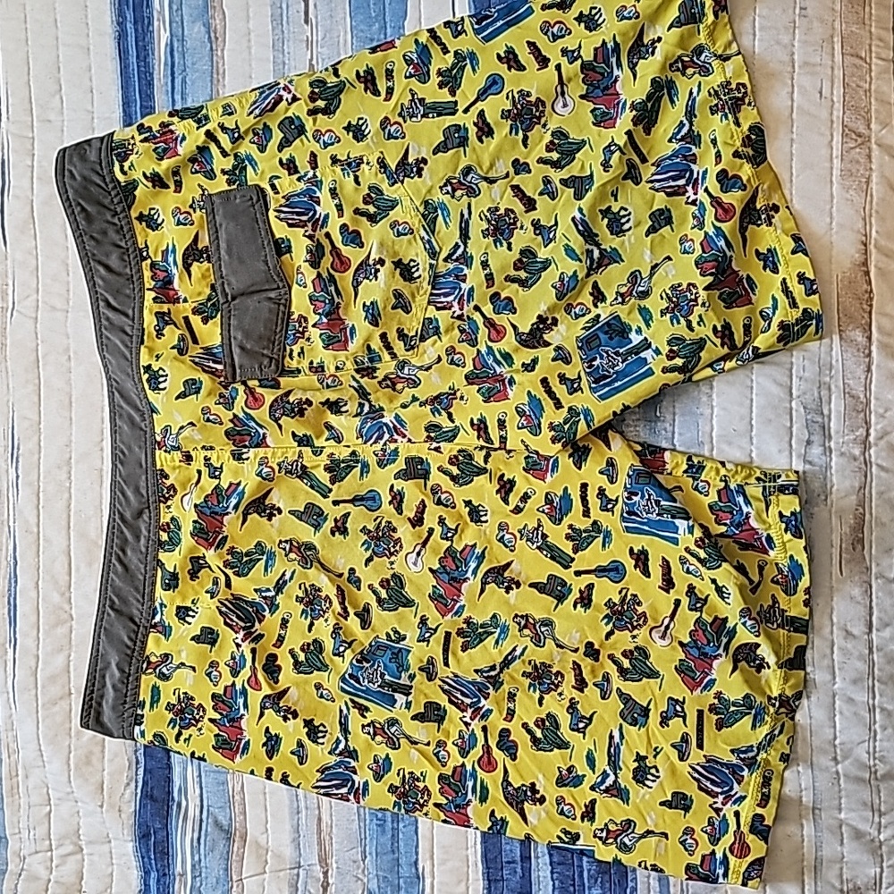 Dc boardshorts size 34 mens